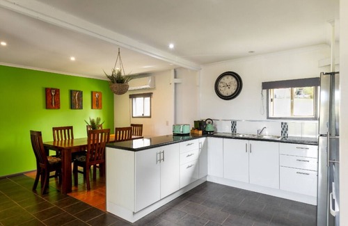 Bucca Cottage | The Bucca Hideaway - Bush & Beach Experience