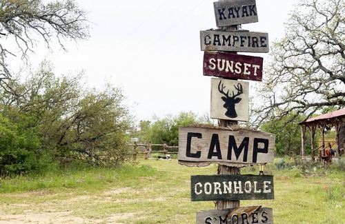 Voca Cabin | The Buck Stops Here - Castell Cabin - Sleeps 4