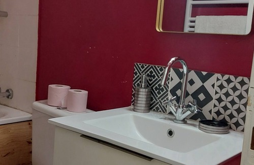 Limoges Apartment | The budget studio.