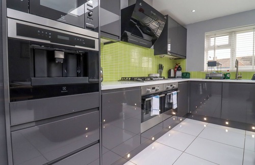 Stonehouse Cottage | THE BULLSEYE, pet friendly, character holiday cottage in Stonehouse