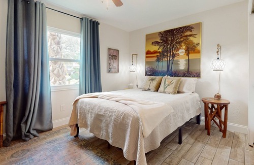 New Port Richey House | The Bungalow Boogie and Bunkhouse | New Port Richey stay with two homes