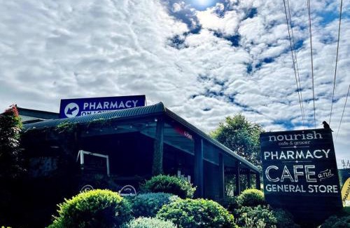 Valla Beach Apartment | The Bungalow - Luxurious & Calm - Beach and Bush Retreat