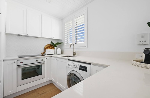 Bondi Beach Apartment | The Bungalows Queen 4