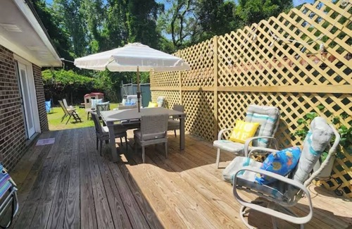 Murrells Inlet House | The Burgess Bungalow- Entire Home- less than a mile from the Marshwalk!