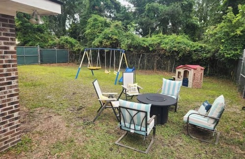 Murrells Inlet House | The Burgess Bungalow- Entire Home- less than a mile from the Marshwalk!