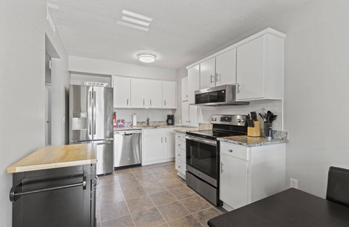 Colonel Elias Earle Historic District Condo | The Burrow @ Earle Street