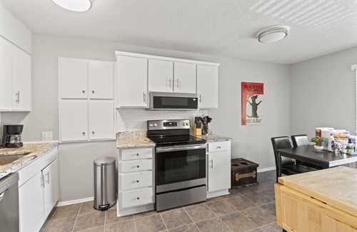 Colonel Elias Earle Historic District Condo | The Burrow @ Earle Street