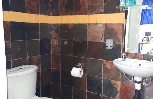 Benoni Apartment | The Butterfly Room is 15 Minutes from OR Tambo Airport. Walk to all amenities