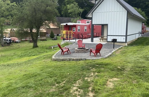 Fayetteville House | The C&O Caboose at Cantrell Station, Minutes to Fayetteville!
