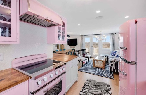Barnstable County House | The Cabana: 053-D Eclectic Beachfront Retreat on Chapin Beach