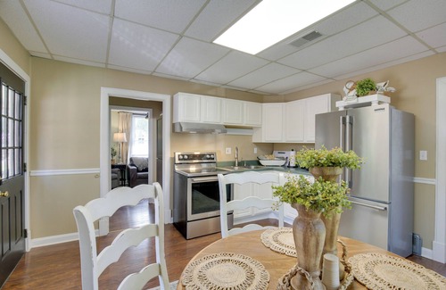 Defiance House | 'The Cabernet Cabin' Defiance Home on Katy Trail!