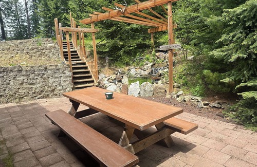Clearwater County House | The Cabin at Cardiff Spur
