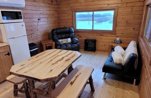Hankinson Cabin | The Cabin at Lake Elsie, a 2-bedroom log cabin with AC near Hankinson, ND