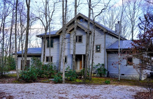 Altamont House | The Cabin by the Bluff