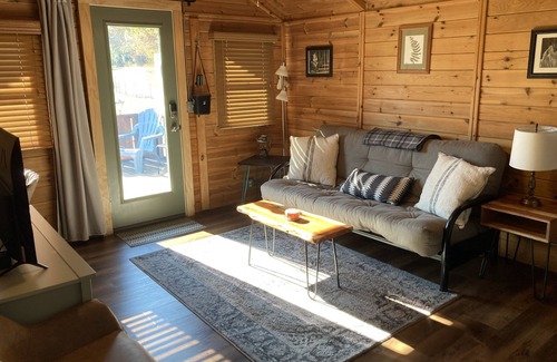 Chestnut Mound Cabin | The Cabin @ Potter's Grove