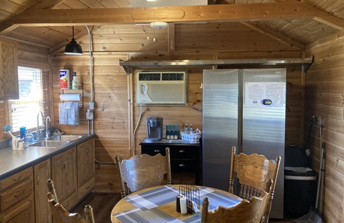 Chestnut Mound Cabin | The Cabin @ Potter's Grove