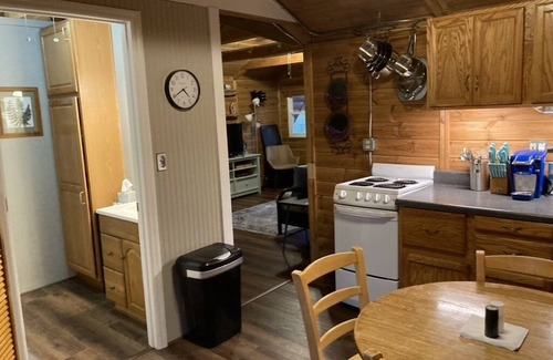 Chestnut Mound Cabin | The Cabin @ Potter's Grove