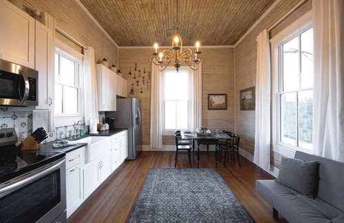 Brazos House | The Cahill- Magnolia Brewery House c 1894