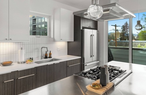 Bozeman House | The Cairns - Tri-level condo a few blocks from the heart of downtown Bozeman.