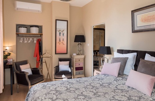 Sernhac Bed & Breakfast | The Camarguaise Chamber