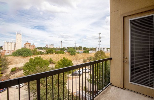 Downtown San Antonio Apartment | The Camellia
