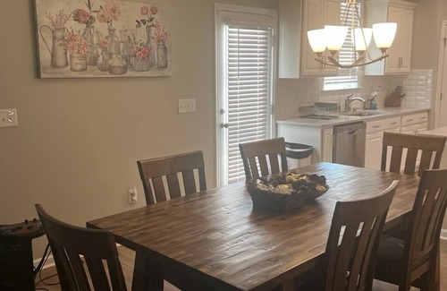 Greer House | The Cameo’s Joy by Amaris Corporate Rentals