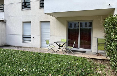 Lyon City Centre Apartment | The Camille avec Jardin at Jean-Macé