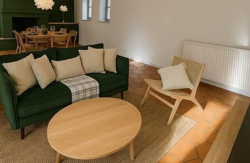 Champforgeuil House | The canal house