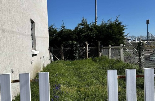 Ouistreham Apartment | The canal lighthouse, private garden