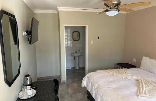 Newcastle Cabin | The Cannon Lodge