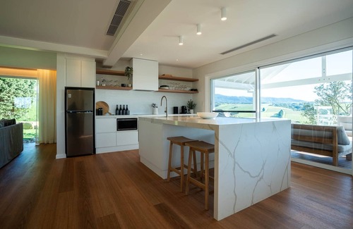 Willow Vale Villa | The Canopy - Crooked River Estate