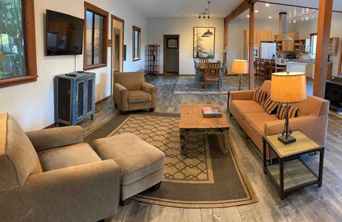 Redwood City House | The Canyon View House at Lobitos Creek Ranch near the beaches and redwoods