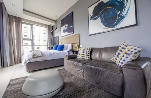 Sandown Hotel | The Capital on the Park-Studio Apartment