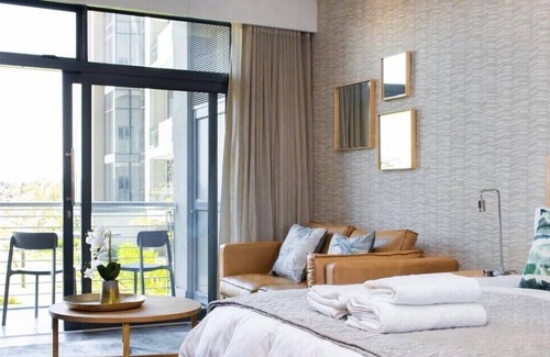 Menlyn Apartment | The Capital Trilogy