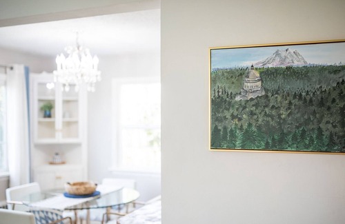 Olympia House | The Capitol House- Lovely Mid-century Boho retreat