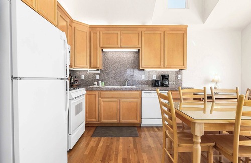 Capitola Condo | The Capitola Sea Winds one block to Capitola Beach