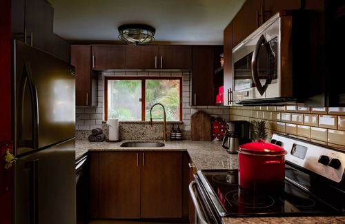 Lake Ridge House | The Captain's Landing 4 bedroom - 2 bathroom - soaking tub - adventure home