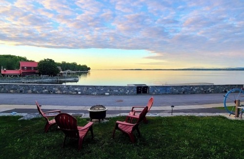 Essex Cabin | The Captains Rest- Amazing Veiws on Lake Champlain. Waterfront and historic
