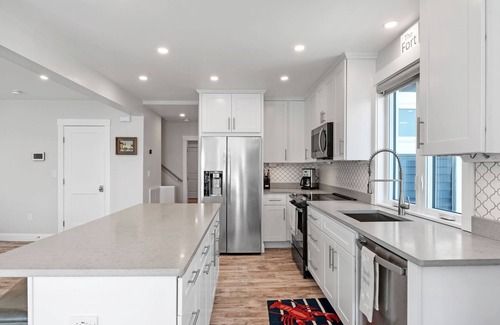 Gloucester Villa | The Captain’s Villa Beachfront House With Access To Pavilion's Beach