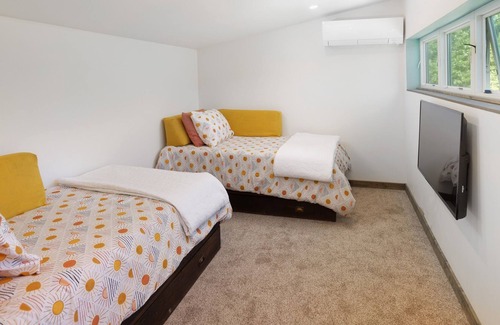 Carbondale Apartment | The Carbondale Perch | Views + Rooftop Deck!