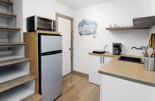 Carbondale Apartment | The Carbondale Perch | Views + Rooftop Deck!