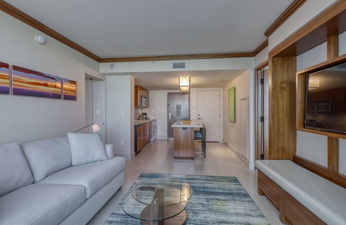 North Beach Apartment | The Carillon Hotel Two Bedroom Two Bathroom Suite
