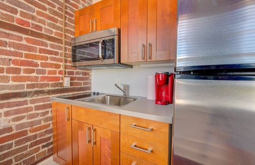 Charleston Historic District Condo | The Carolina-Where Luxury And Location Meet-Heart Of Historic District