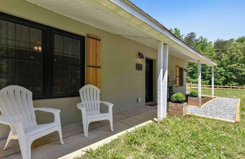 Fredericksburg House | The Carriage House at King's Crossing