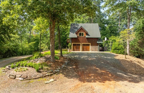 Blue Ridge Cabin | The Carriage House.