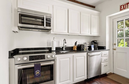 French Quarter House | The Carriage Houses | Historic Charleston!