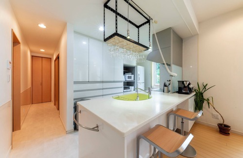 Minami House | THE CASA AZUCENA