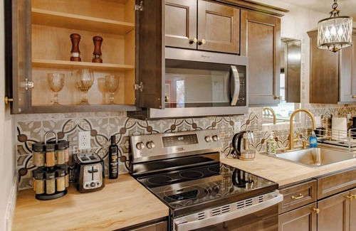Boise Bench Apartment | The Casita 7 mins to DT Boise Sleeps 2-4