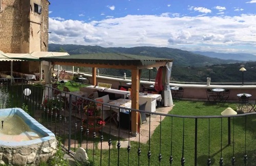 Margine Coperta-Traversagna Apartment | The Castle: Medieval Apartment in Montecatini Alto, between Florence and Pisa