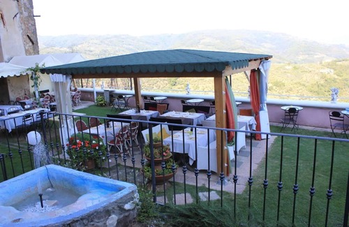 Margine Coperta-Traversagna Apartment | The Castle: Medieval Apartment in Montecatini Alto, between Florence and Pisa